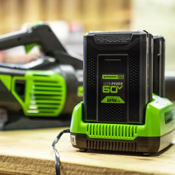 Ładowarka podwójna 60V 6A dual slot G60X2UC6 2939807 GREENWORKS