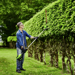 Nożyce do żywopłotu akumulatorowe na wysięgniku 60V GD60PHT body 2300107 GREENWORKS