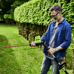 Nożyce do żywopłotu akumulatorowe na wysięgniku 60V GD60PHT body 2300107 GREENWORKS