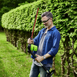 Nożyce do żywopłotu akumulatorowe na wysięgniku 60V GD60PHT body 2300107 GREENWORKS